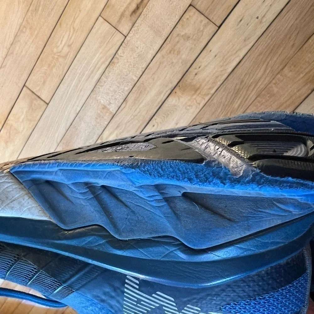 Hoka One One Arahi‎ blue running shoes